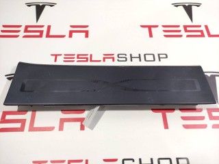 Накладка дверного порога, ориг. номер 1053195-00-E, Tesla Model X 2015-2021