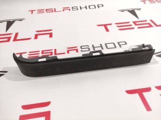 Накладка подъемной задней двери, ориг. номер 1055010-06-J, 1055015-00-B, Tesla Model X 2015-2021