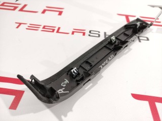 Накладка подъемной задней двери, ориг. номер 1055010-06-J, 1055015-00-B, Tesla Model X 2015-2021