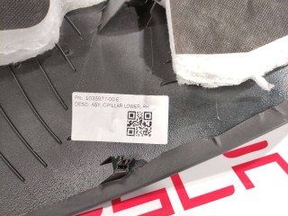 Накладка стойки С, ориг. номер 1035977-00-E, Tesla Model X 2015-2021