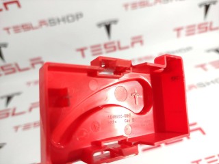 Крышка контакта плюс АКБ 12V, ориг. номер 1048955-00-C, Tesla Model X 2015-2021