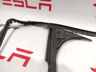 Уплотнитель стойки В (камера), ориг. номер 1032153-00-C, Tesla Model X 2015-2021