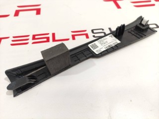 Накладка стойки А, (средняя высота), ориг. номер 1566076-00-B, Tesla Model S 2-й рест 2021-2026