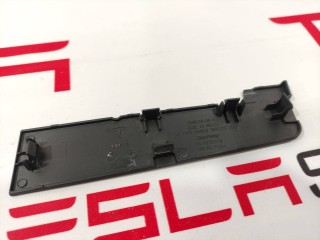 Заглушка обшивки (карты) двери, ориг. номер 1599719-00-A-1, 1566145-00-A, Tesla Model S 2-й рест 2021-2026