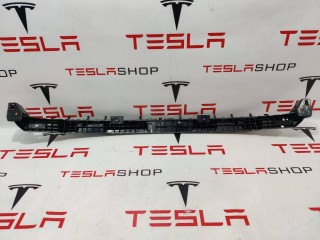 Кронштейн бампера центральный, ориг. номер 1494045-00-C, Tesla Model Y 2020-2026