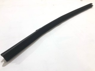 Уплотнитель стекла внутренний двери, ориг. номер PT00001134, PT00001137, PT00001155, Rivian R1T 2021-2024