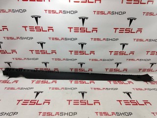 Накладка порога рокерной панели, ориг. номер 1497741-00-B, 149764900B, Tesla Model Y 2020-2026