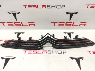 Решётка радиатора бампера переднего, ориг. номер 1050143-00-E, Tesla Model X 2015-2021