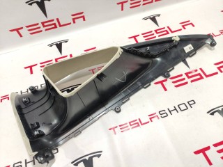 Накладка стойки С, ориг. номер 1050245-07-E, Tesla Model X 2015-2021