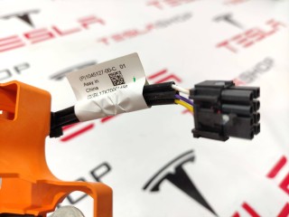 прочая запчасть, ориг. номер 1039577-00-F, 1041310-00-F, 1042876-00-C, Tesla Model S 2012-2016