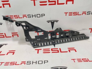 Кронштейн внутренний стойки C, ориг. номер 1587705-00-S, Tesla Model S 2-й рест 2021-2026