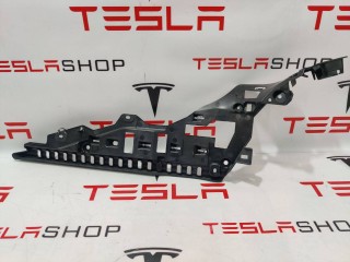 Кронштейн внутренний стойки C, ориг. номер 1587705-00-S, Tesla Model S 2-й рест 2021-2026
