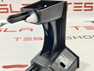 Кронштейн внутренний стойки C, ориг. номер 1640619-00-B, Tesla Model S 2-й рест 2021-2026