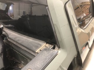 Накладка багажника внутренняя (пластик), ориг. номер PT00030677, PT00032837, Rivian R1T 2021-2024