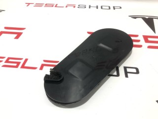 Заглушка замка двери, ориг. номер 1064669-00-A, Tesla Model S 2-й рест 2021-2026