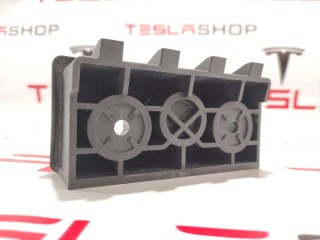 Опора под домкрат (подушка), ориг. номер 1608223-00-A, Tesla Model S 2-й рест 2021-2026