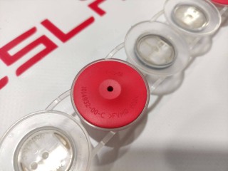 прочая запчасть, ориг. номер 1014932-00-S, 1026759-00-S, Tesla Model S 2012-2016