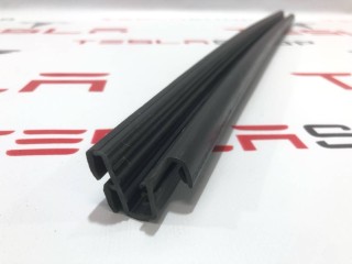 Уплотнитель стекла внутренний двери, ориг. номер 1613733-00-A, Tesla Model S 2-й рест 2021-2026