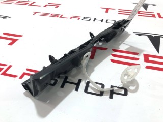 Кронштейн накладки, стойки A, ориг. номер 1585790-00-B, Tesla Model S 2-й рест 2021-2026