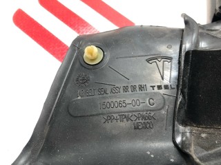 Уплотнитель стекла внутренний двери, ориг. номер 1500065-00-C, Tesla Model Y 2020-2026