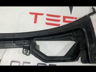 Подкапотная накладка стеклоочистителей, ориг. номер 1008976-00-F, Tesla Model S 2012-2016