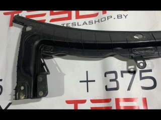 Подкапотная накладка стеклоочистителей, ориг. номер 1008976-00-F, Tesla Model S 2012-2016