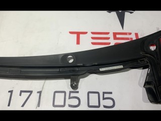 Подкапотная накладка стеклоочистителей, ориг. номер 1008976-00-D, Tesla Model S 2012-2016