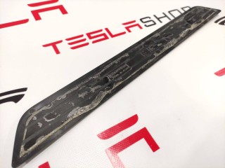 Накладка декоративная порога, ориг. номер 1494301-00-A, Tesla Model Y 2020-2026
