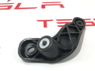 Кронштейн карты (обшивки) двери, ориг. номер 1584796-00-A, Tesla Model S 2-й рест 2021-2026