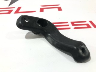 Кронштейн карты (обшивки) двери, ориг. номер 1584796-00-A, Tesla Model S 2-й рест 2021-2026