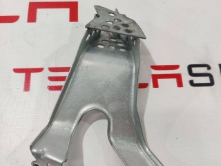Кронштейн крепления экрана, ориг. номер 1100562-00-E, 1082314-00-A, Tesla Model Y 2020-2026