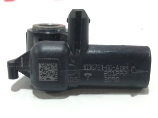 Датчик удара, стойки B/C, ориг. номер 1036761-00-A, Tesla Model Y 2020-2026