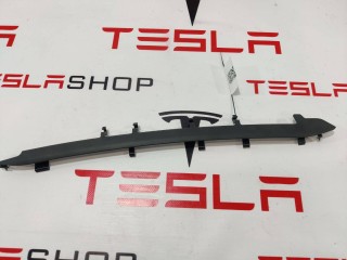 Планка центральной панели, ориг. номер 1130988-00-B, Tesla Model Y 2020-2026