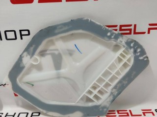 Накладка внутренняя двери, ориг. номер PT00049244-D, Rivian R1T 2021-2024