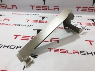 прочая запчасть, ориг. номер 1014151-00-B, 1014880-00-B, 1055936-00-B, 1056451-00-A, 6008924-00-E, Tesla Model S 2012-2016