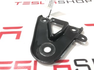 Пластина заднего подрамника, ориг. номер 1044573-00-B, Tesla Model Y 2020-2026