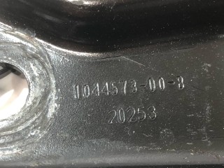 Пластина заднего подрамника, ориг. номер 1044573-00-B, Tesla Model Y 2020-2026