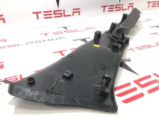 Подкапотный пластик бокса, ориг. номер PT00000302-E, PT00015370-B, Rivian R1T 2021-2024