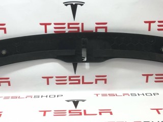 Подкапотный пластик бокса, ориг. номер PT00012196-D, PT00015695-C, Rivian R1T 2021-2024