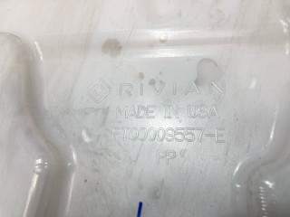 Накладка внутренняя двери, ориг. номер PT00009557-E, Rivian R1T 2021-2024