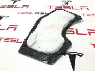 Накладка внутренняя двери, ориг. номер PT00009557-E, Rivian R1T 2021-2024