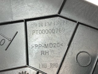 Накладка боковая торпеды, ориг. номер PT00000816, PT00000769, Rivian R1T 2021-2024