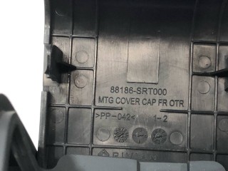 Заглушка салазки сиденья, ориг. номер 88186-SRT000, 88282-SRT000, Rivian R1T 2021-2024
