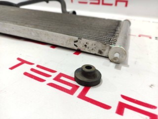 Подушка крепления радиатора, ориг. номер 1048498-00-C, Tesla Model X 2015-2021