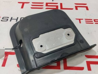 Крышка замка бокса подкапотного, ориг. номер 1005892-00-B, 1009077-00-D, Tesla Model S