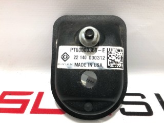 Петля (фиксатор) багажа, ориг. номер PT00000351-H, PT00000368-E, Rivian R1T 2021-2024