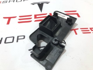 Накладка ниши для ног, ориг. номер PT00031132F, Rivian R1T 2021-2024