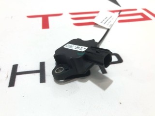 прочая запчасть, ориг. номер 1005275-00-A, Tesla Model S 2012-2016