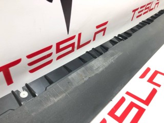 Накладка порога рокерной панели, ориг. номер 1497741-00-B, 149764900B, Tesla Model Y 2020-2026