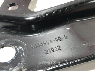 Пластина заднего подрамника, ориг. номер 1044573-00-B, Tesla Model Y 2020-2026